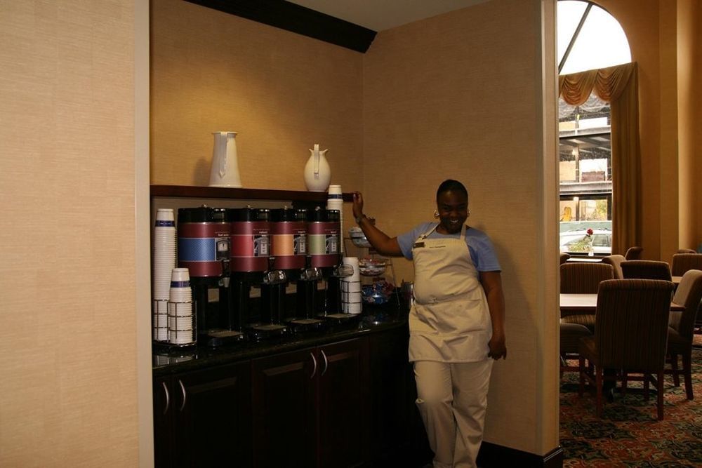 Hampton Inn Schenectady Downtown Ресторант снимка