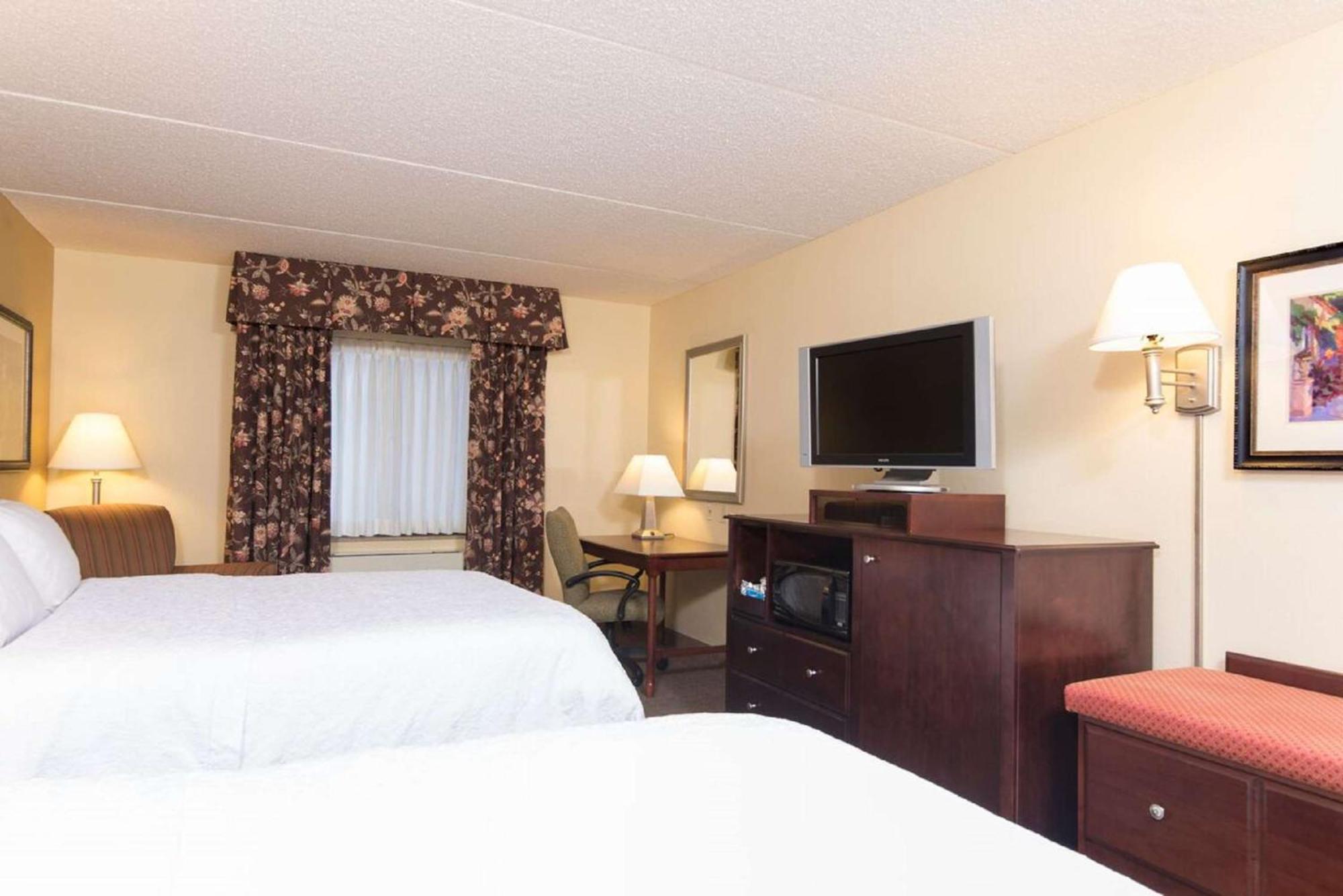 Hampton Inn Schenectady Downtown Екстериор снимка