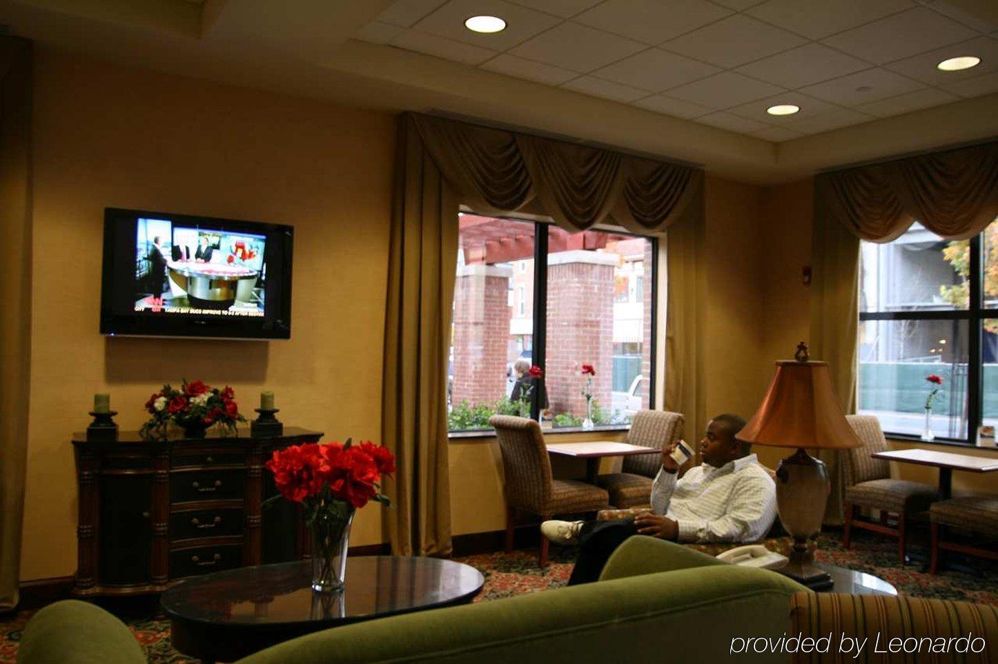 Hampton Inn Schenectady Downtown Екстериор снимка